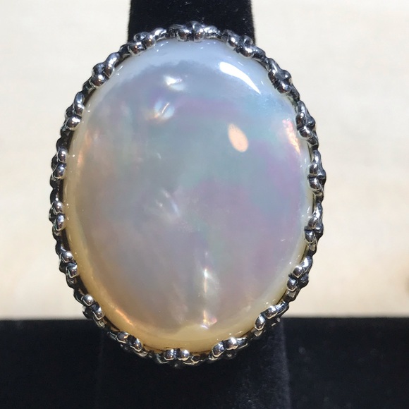 COPY - COPY - Beautiful Carolyn Pollack Mother of Pearl Ring Price is FIRM - Picture 1 of 4